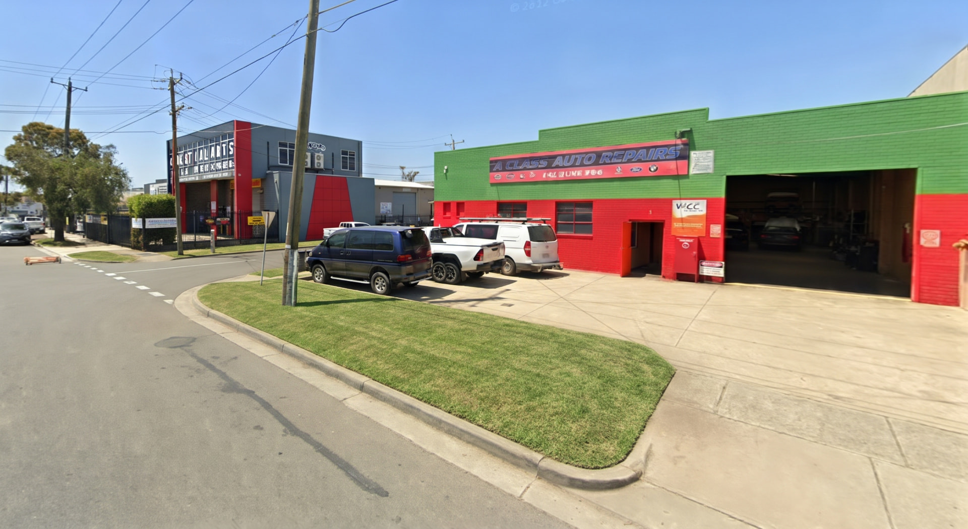 Cars parked outside A Class Auto Repairs in Sunshine VIC